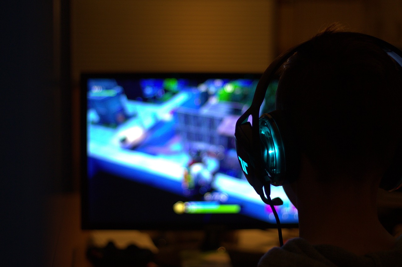 プロゲーマーの平均年齢はどれくらい ピークや将来の進路などを解説 小幡和輝オフィシャルブログ 不登校から高校生社長へ プロゲーマーの平均年齢はどれくらい ピークや将来の進路などを解説 小幡和輝オフィシャルブログ 不登校から高校生社長へ