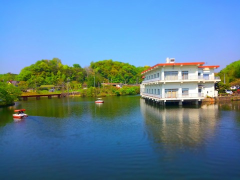 新緑の御池遊園 えいとまん